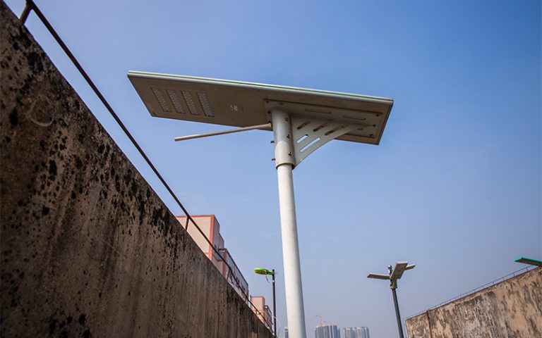 - Solarstraßenlampe