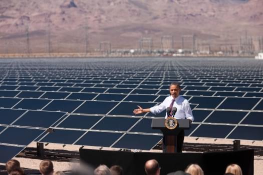 copper-mountain-Nevada-Solar_PANEL-field-largest-photovoltaic-plant-top-3-factors-outdoor-solar-lights