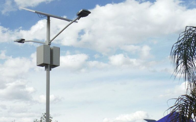 Solarenergie, Solar-Außenleuchten, solarbetriebene LED-Straßenlaternen.