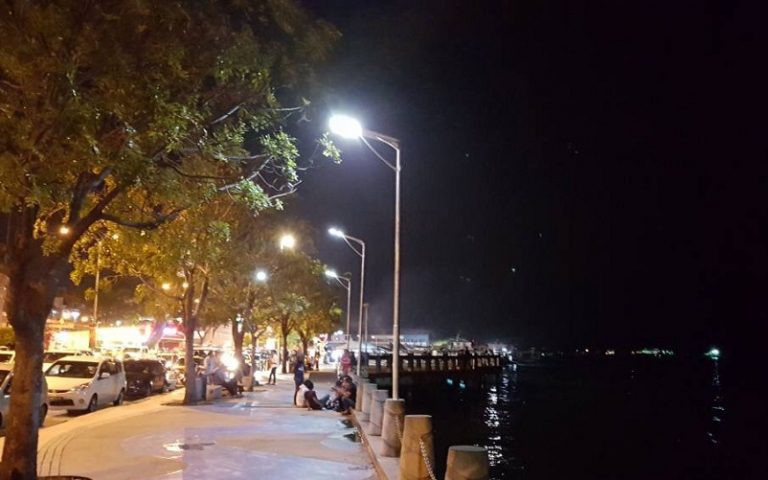 Solar-LED-Leuchten halten länger und leuchten stundenlang am Meer