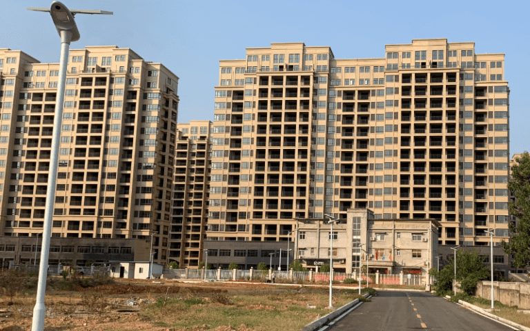 - Farola solar antirrobo 1