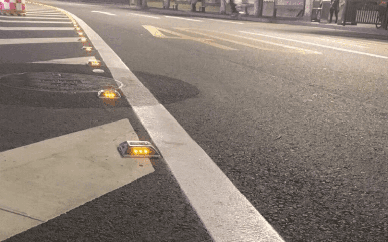 postes solares para carretera