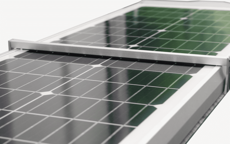 farola solar de limpieza automática